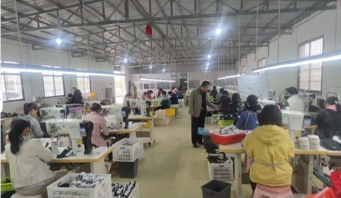 就業(yè)促增收 幫扶暖民心——富平縣人社局駐宮里鎮(zhèn)前進村工作隊“六抓”就業(yè)模式助力鄉(xiāng)村振興